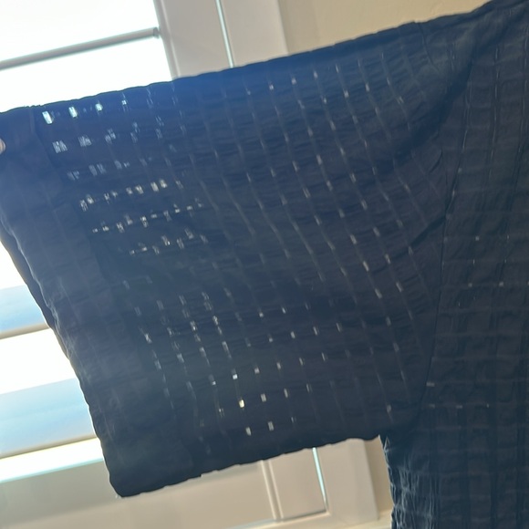 Cute button down - Picture 2 of 5